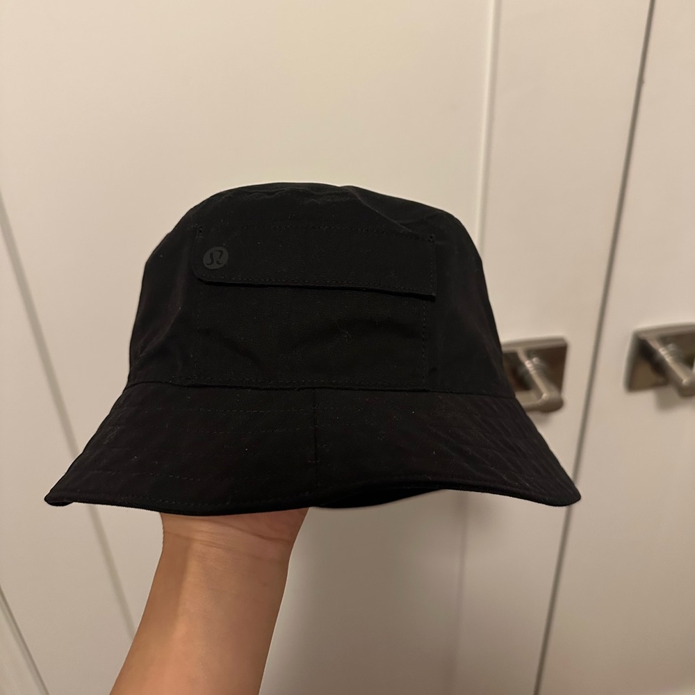 LULULEMON BUCKET HAT